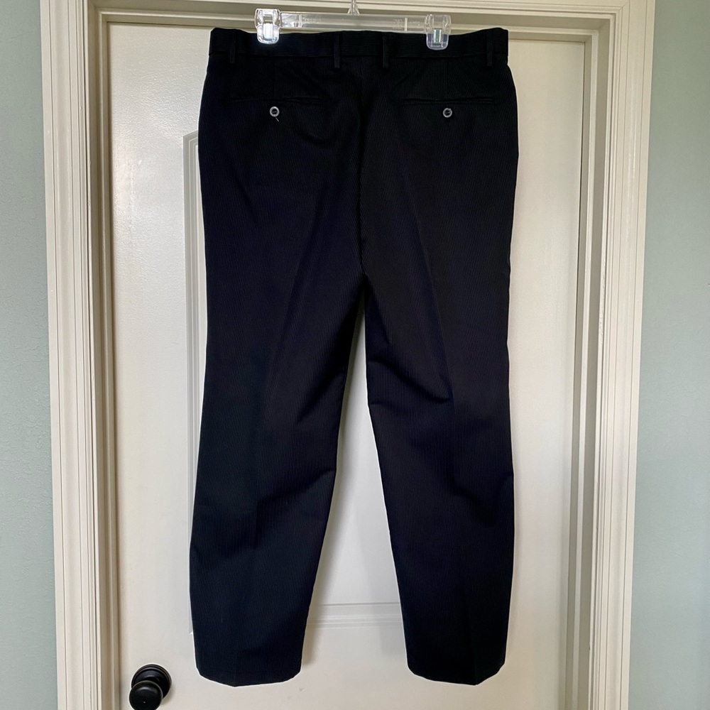 DOCKERS Signature Khaki Straight Fit - Men's Dress Pants! Only worn once! - Picture 2 of 7